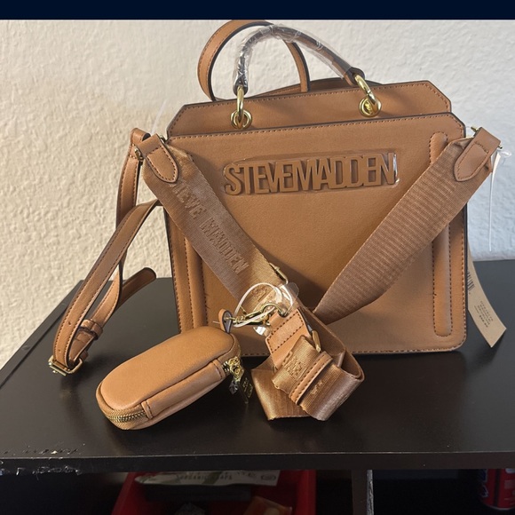 Steve Madden Handbags - Light brown. Brand new . No scratches